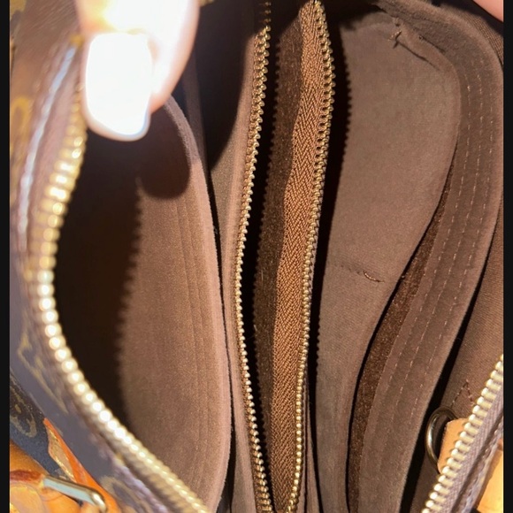 Louis Vuitton Monogram Speedy 25 - Picture 7 of 11